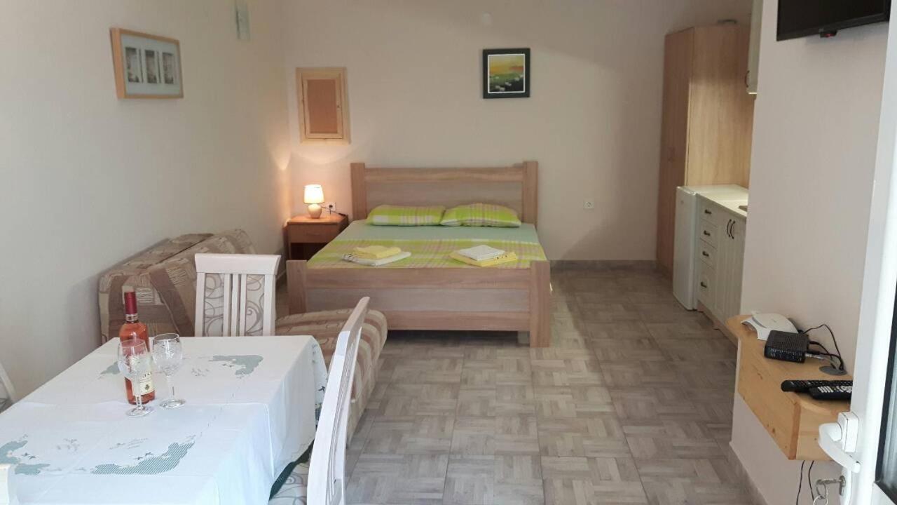Apartman Pijavica Bijela Exterior foto